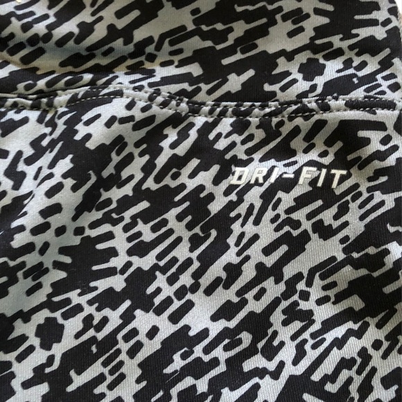 Nike Pronto Essential Running Crop Leggings/Tights Size Medium - Picture 6 of 8